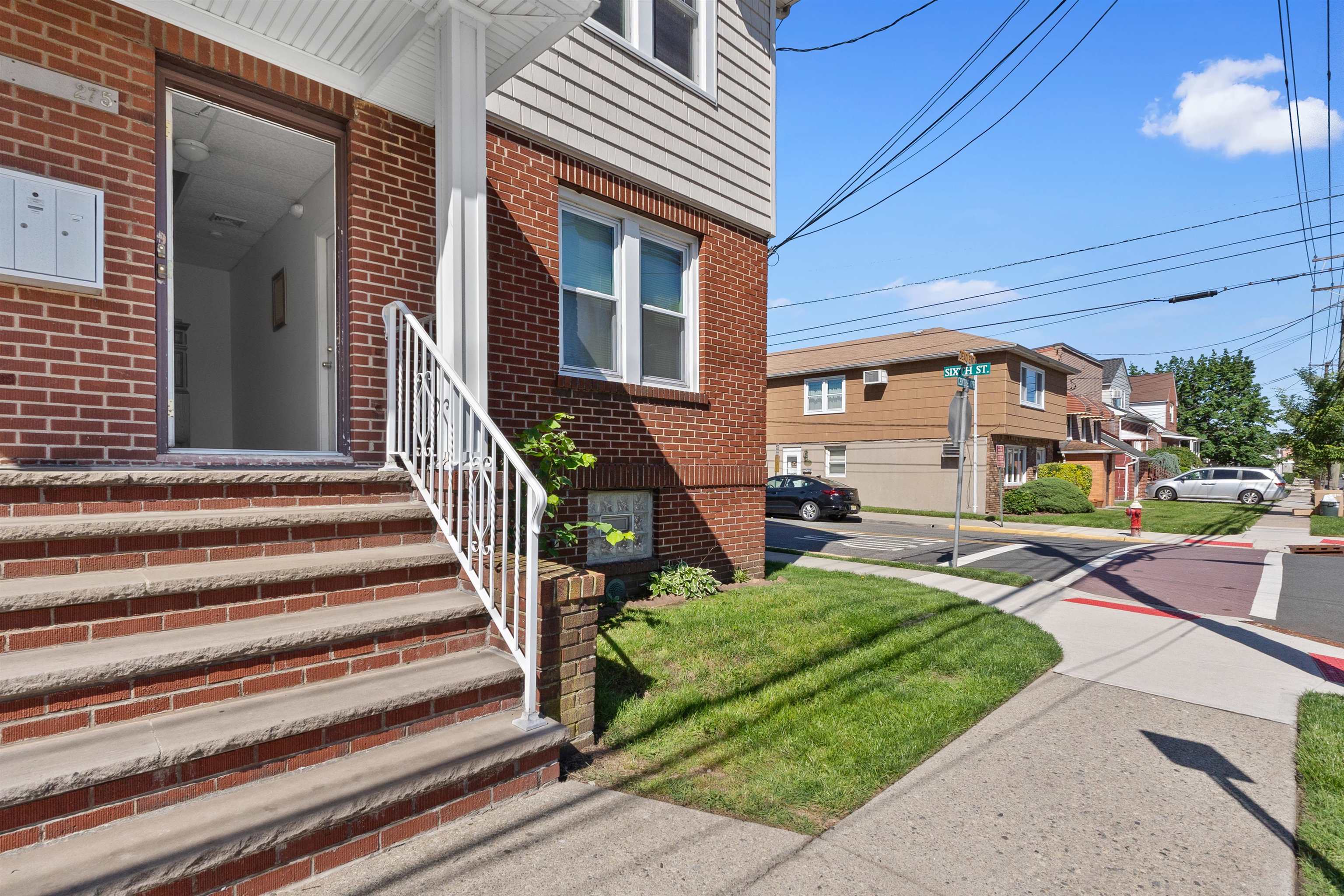 273 CENTRE AVE