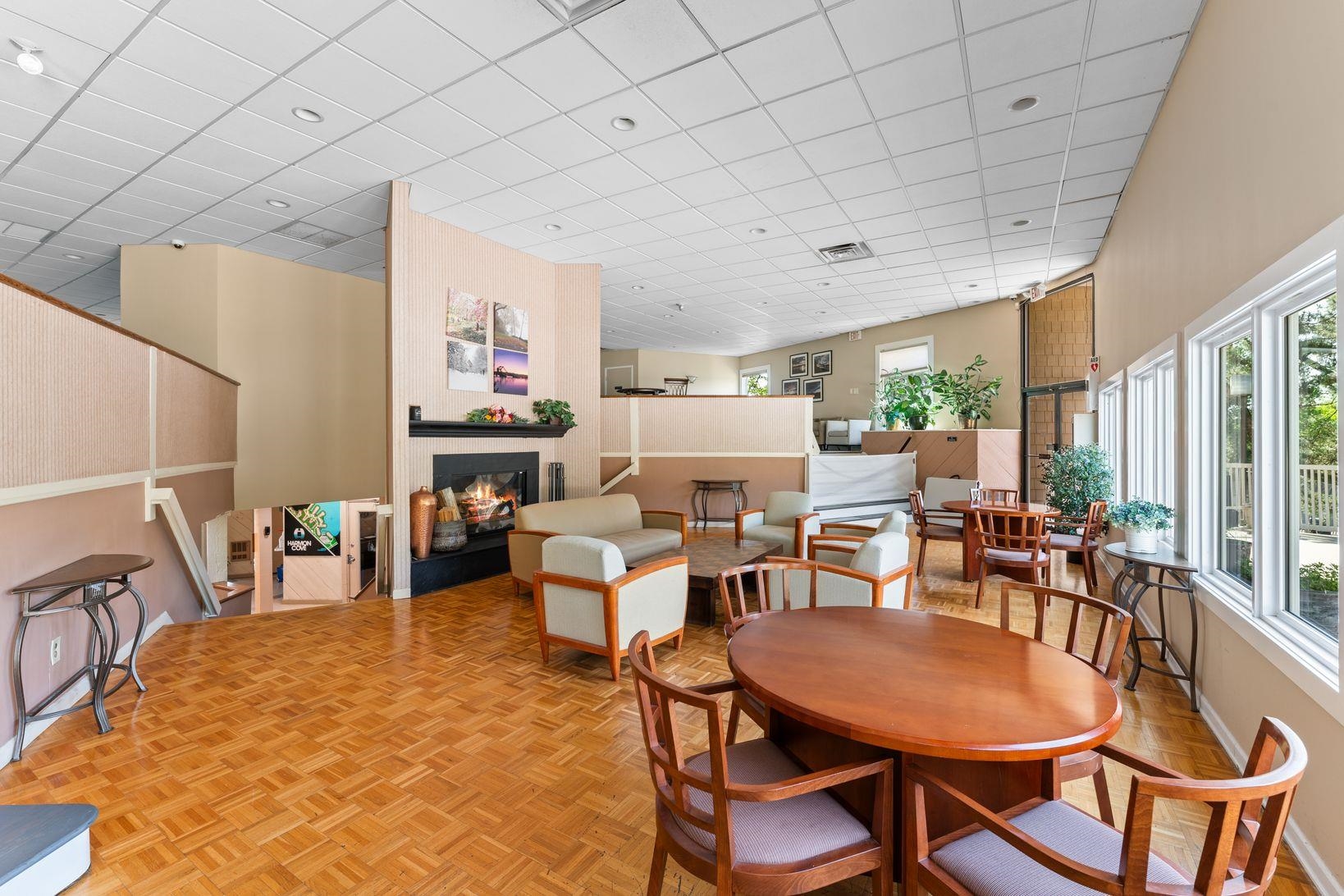 506 TEAL PLAZA