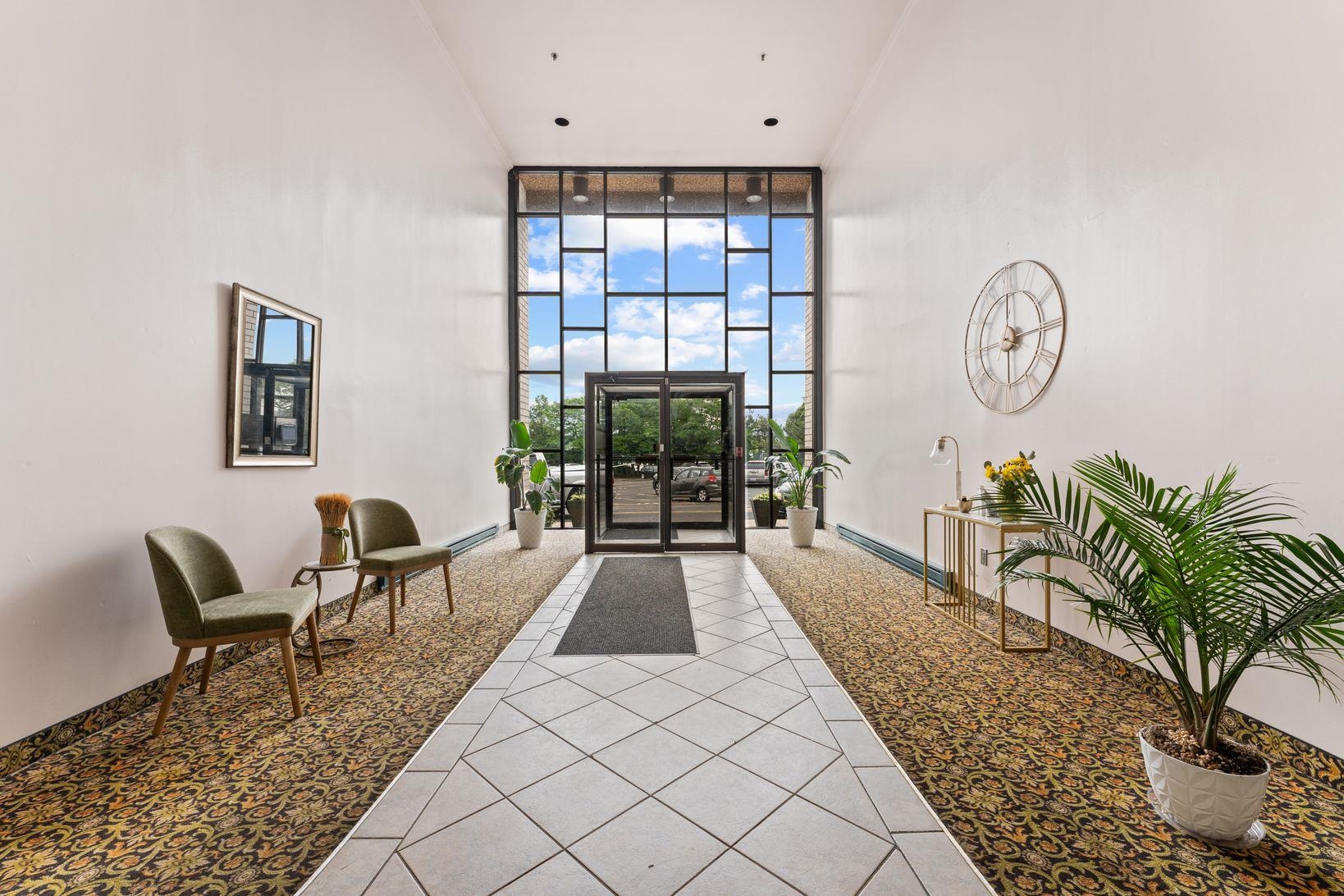 1111 RIVER RD Unit: F25