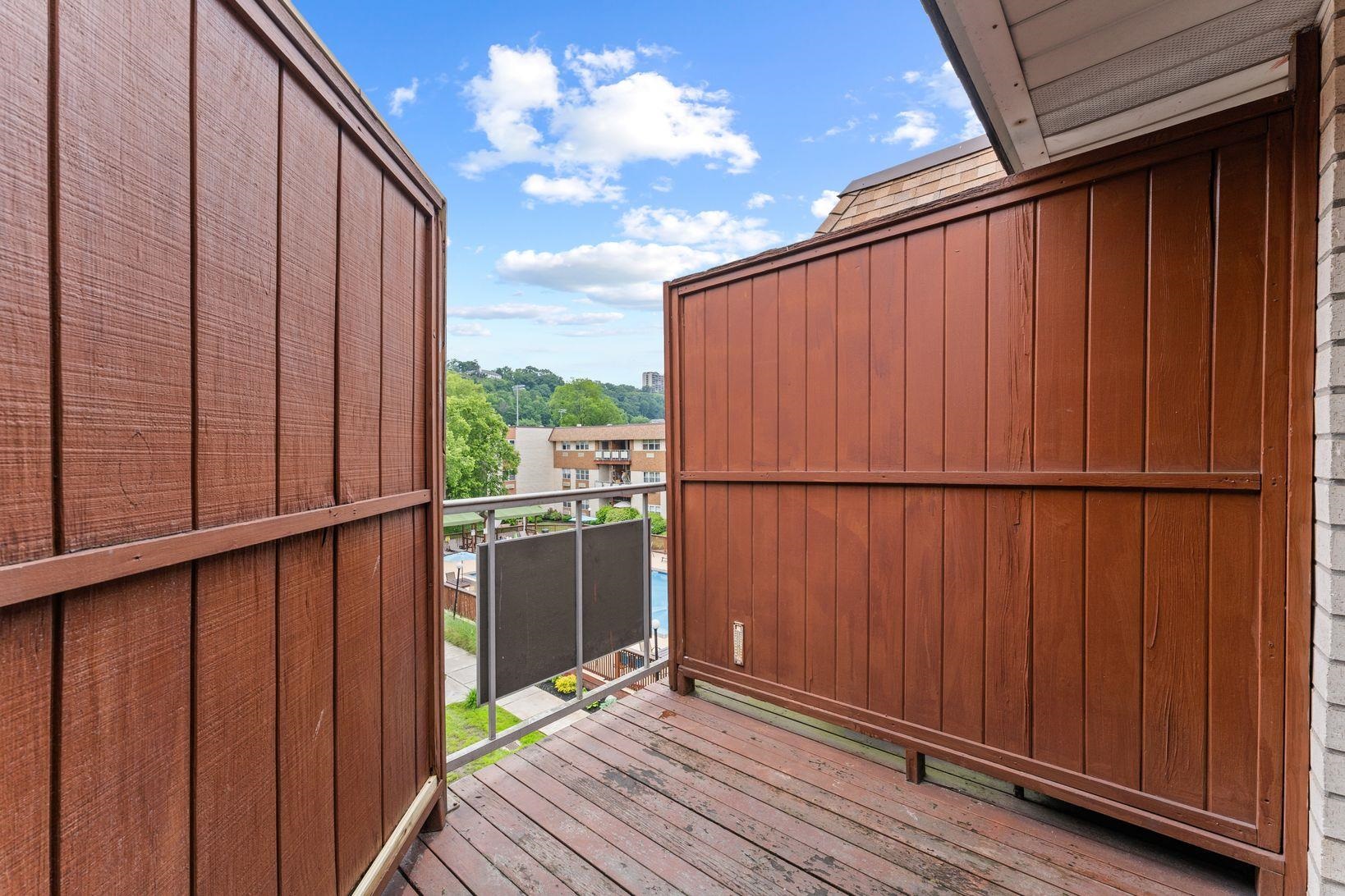 1111 RIVER RD Unit: F25