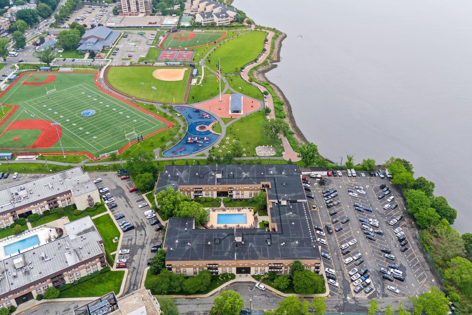 1111 RIVER RD Unit: F25