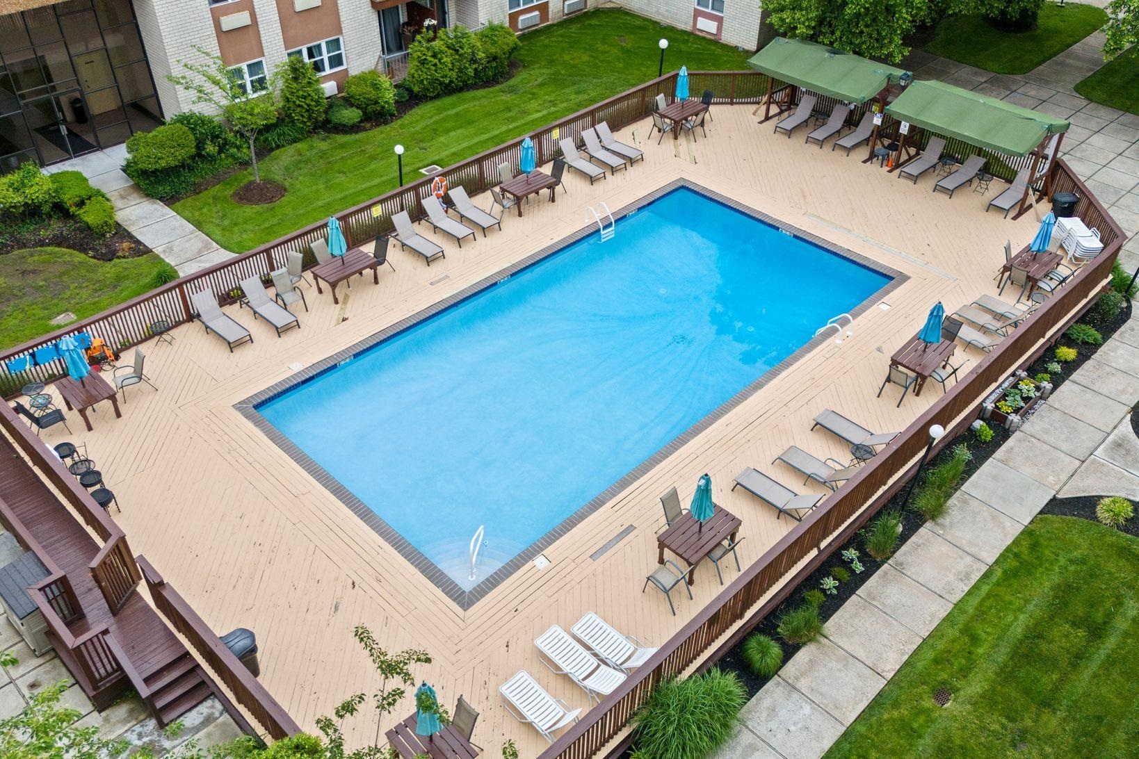 1111 RIVER RD Unit: F25