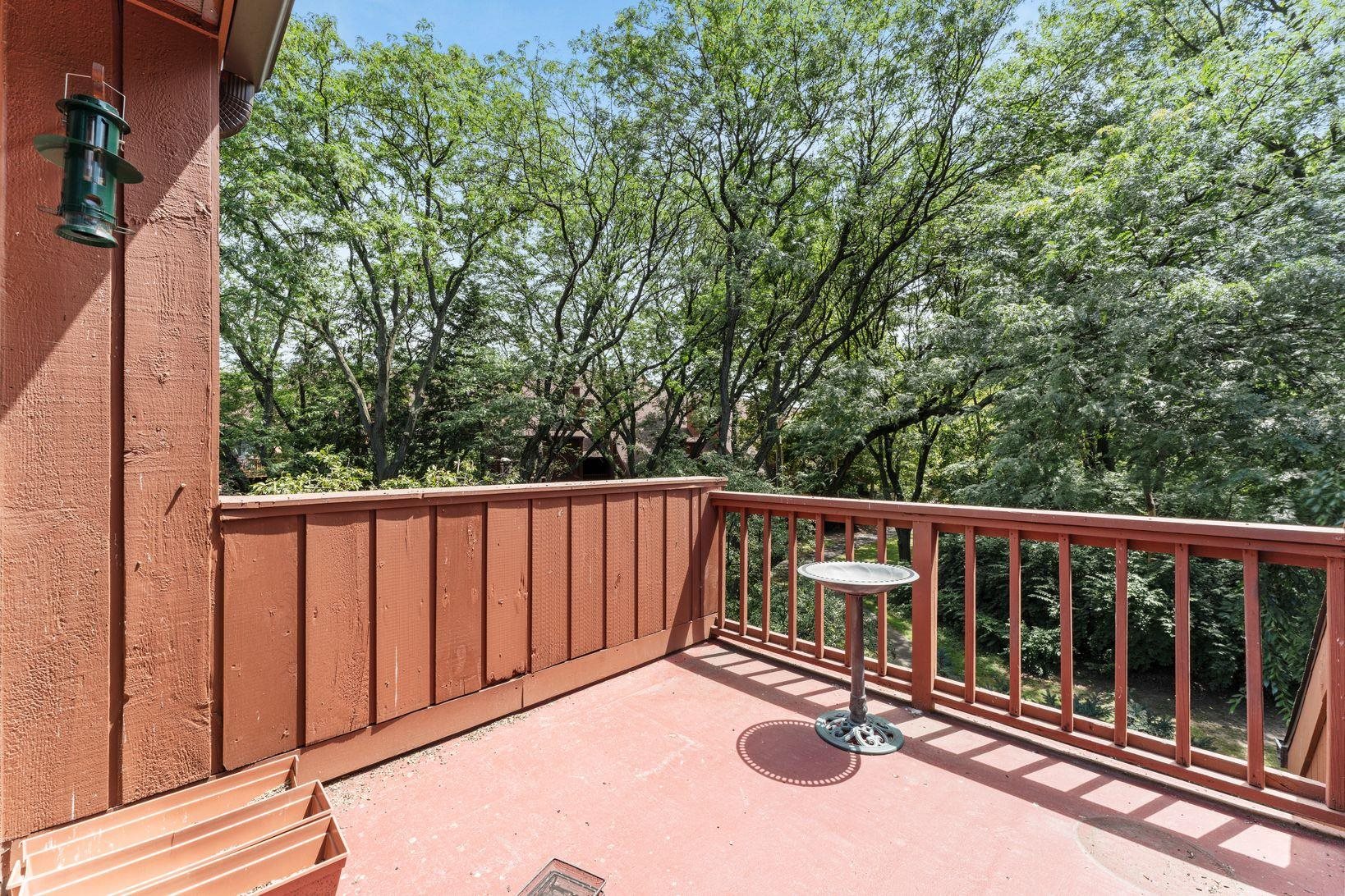 576 SANDERLING CT