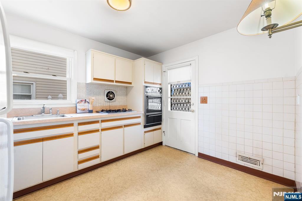 675 8th Street