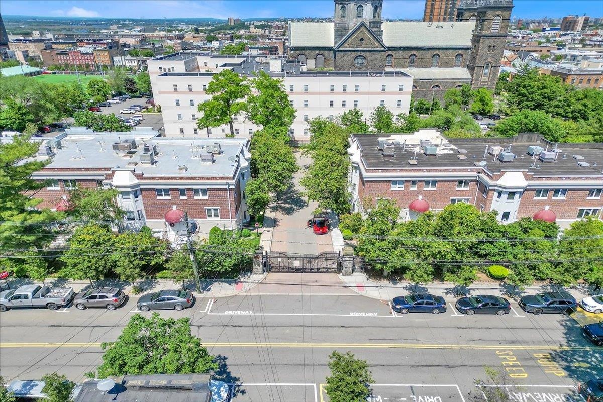 218 ST MICHAELS WALK