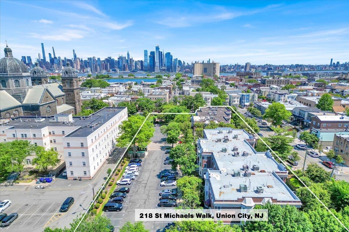 218 ST MICHAELS WALK