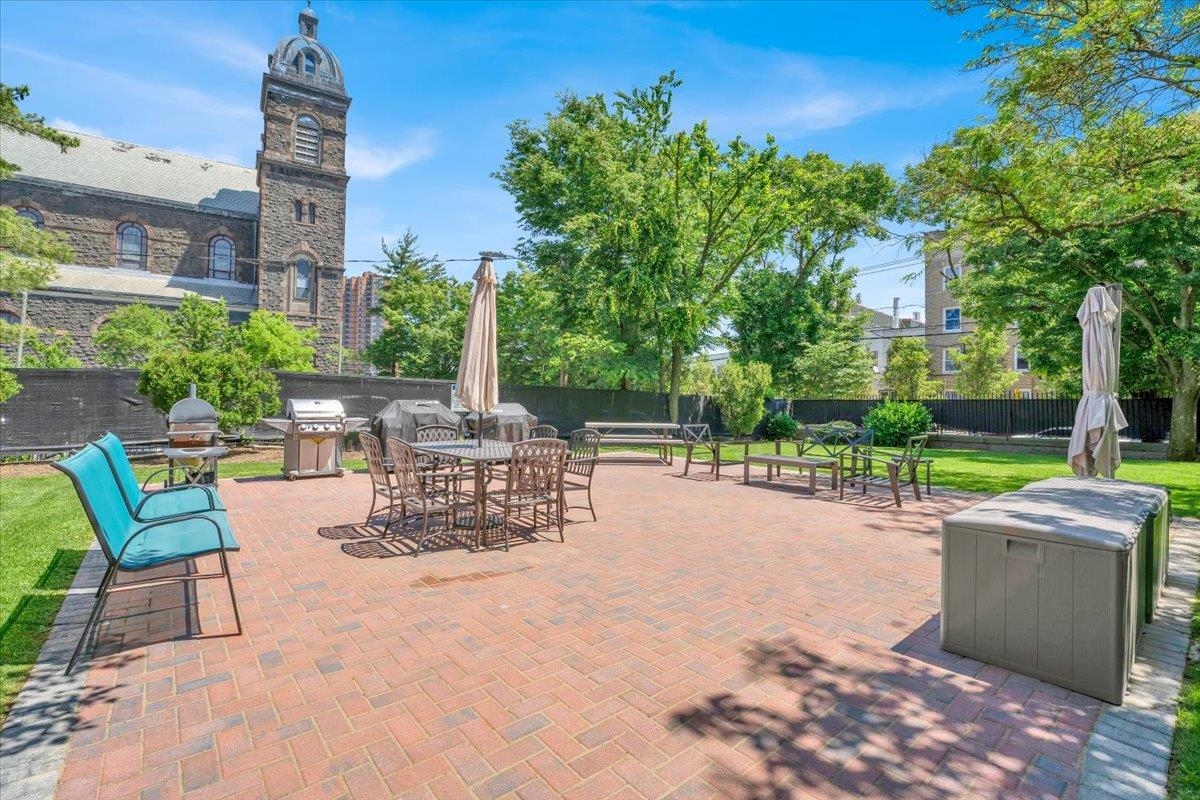 218 ST MICHAELS WALK