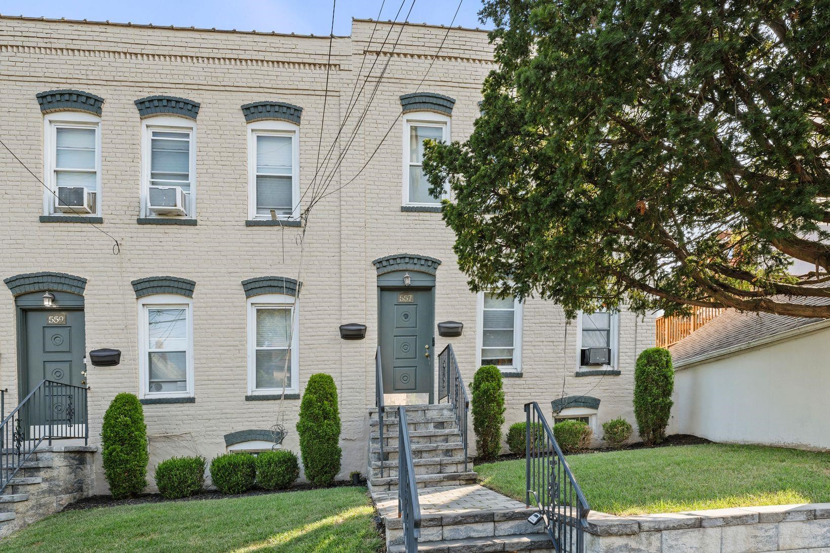 557 BROAD ST