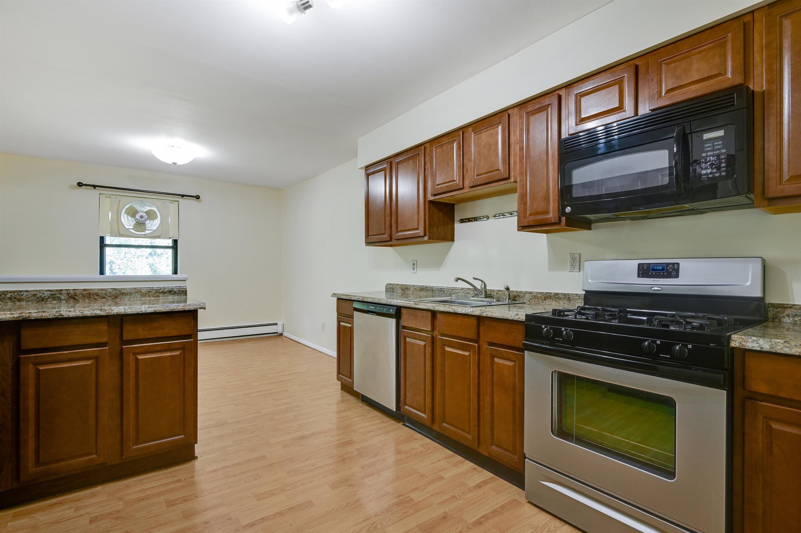 380 FRONT ST Unit: 6