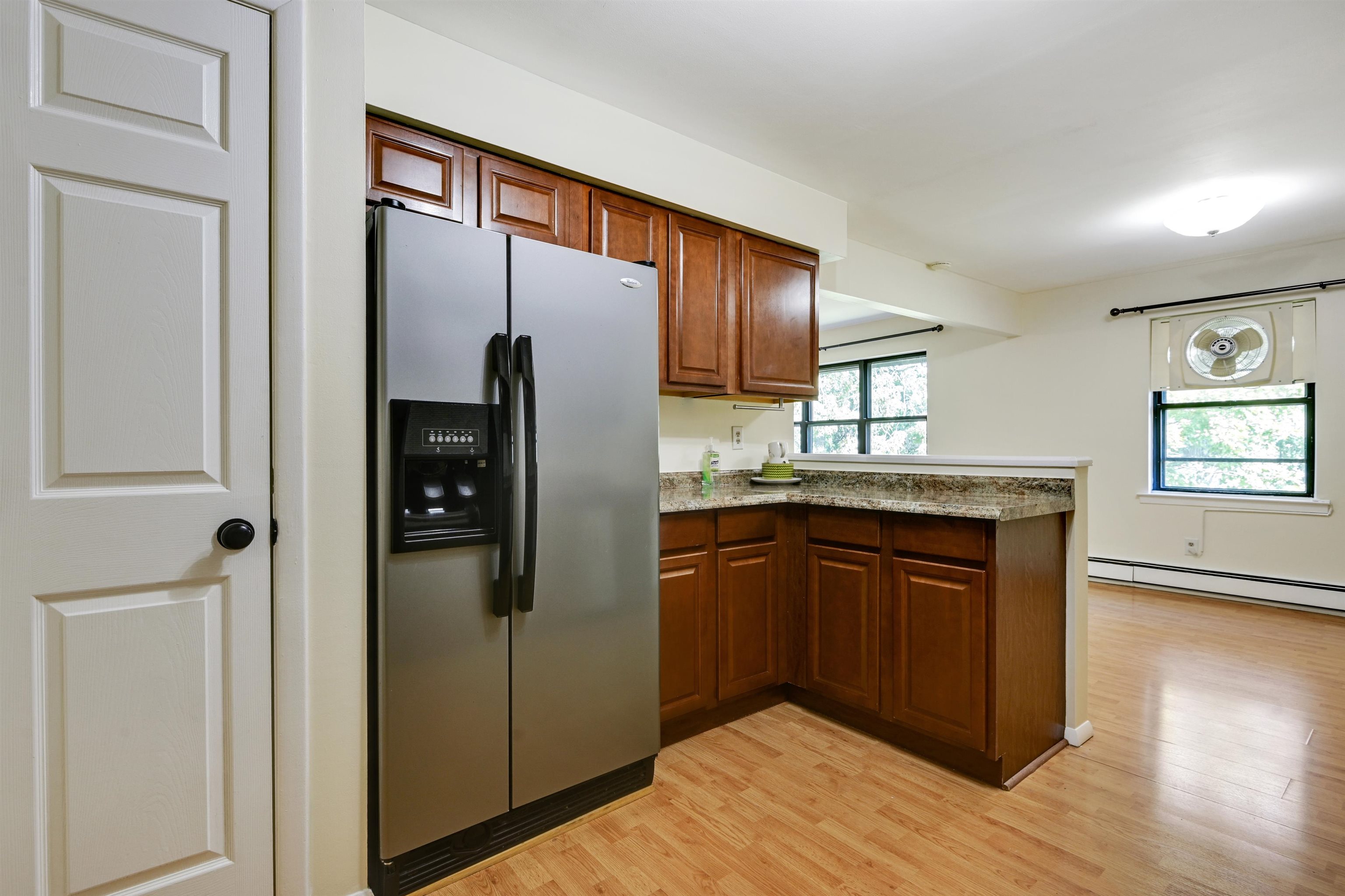 380 FRONT ST Unit: 6