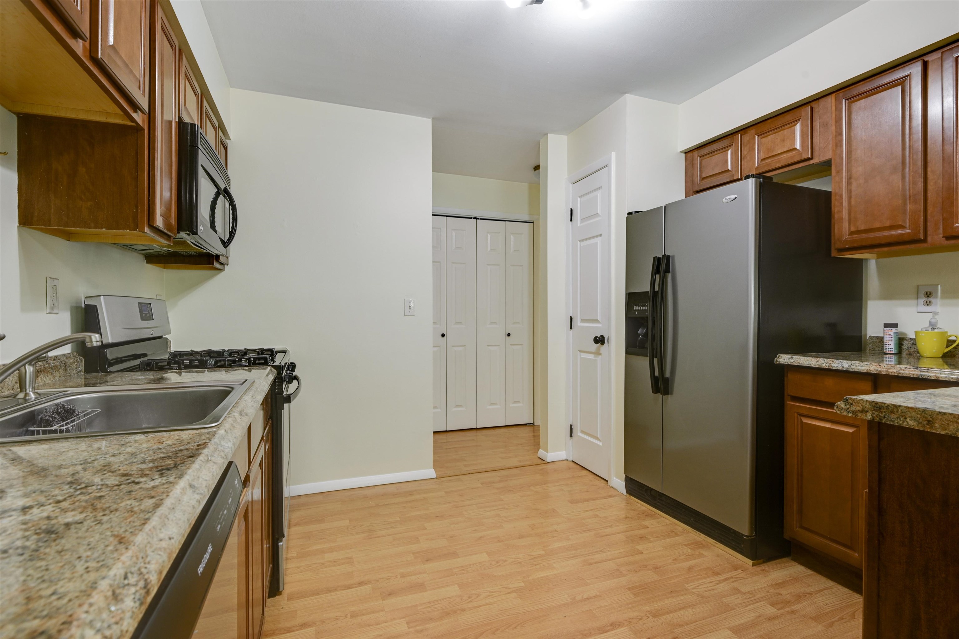 380 FRONT ST Unit: 6