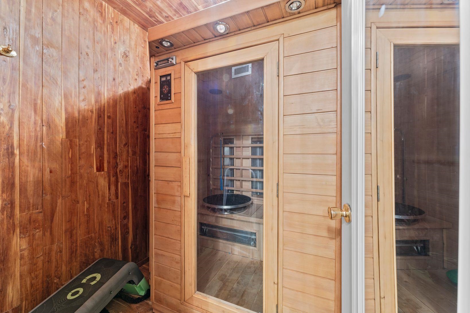 1512 PALISADE AVE Unit: 18J