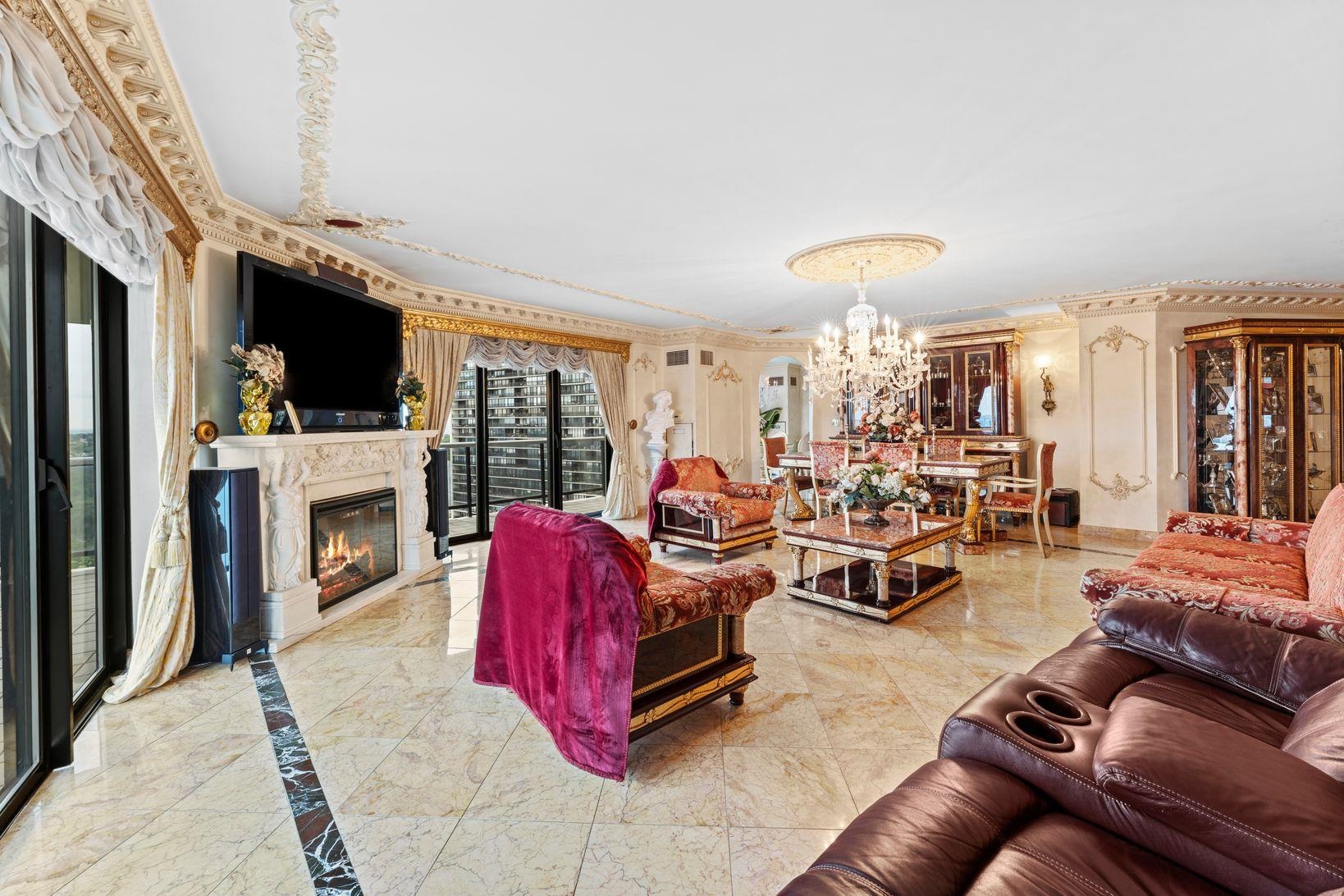 1512 PALISADE AVE Unit: 18J