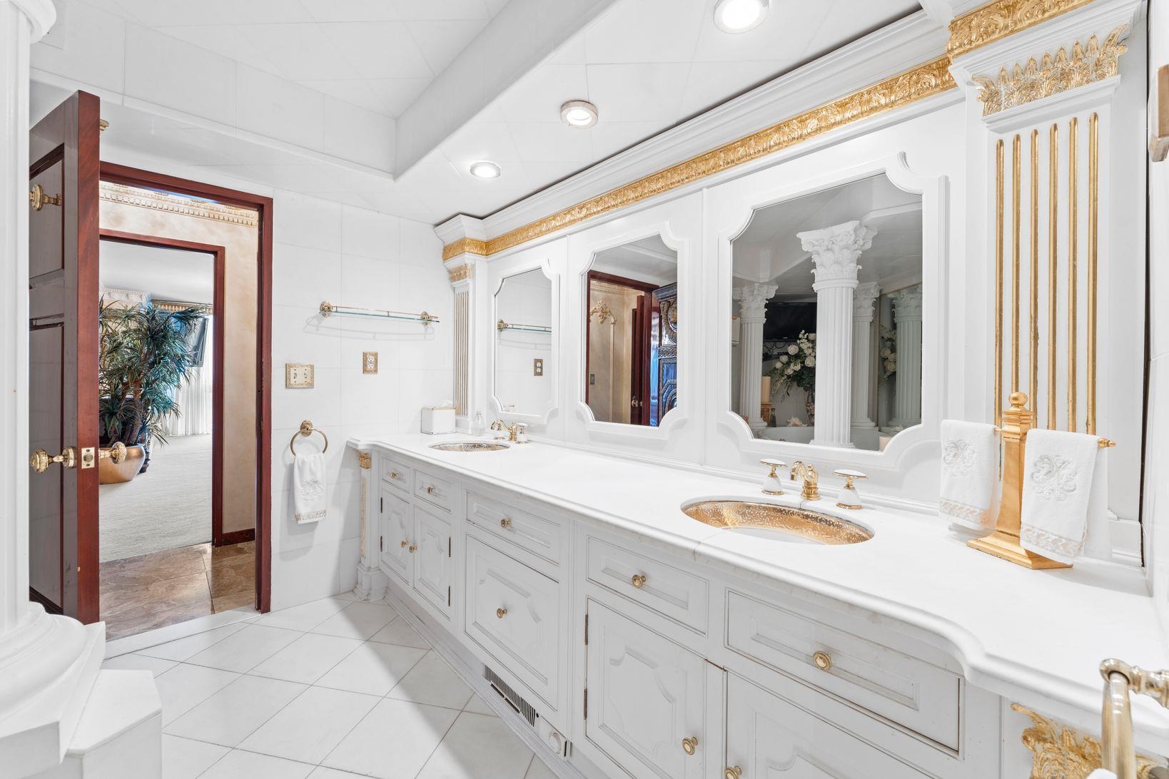 1512 PALISADE AVE Unit: 18J