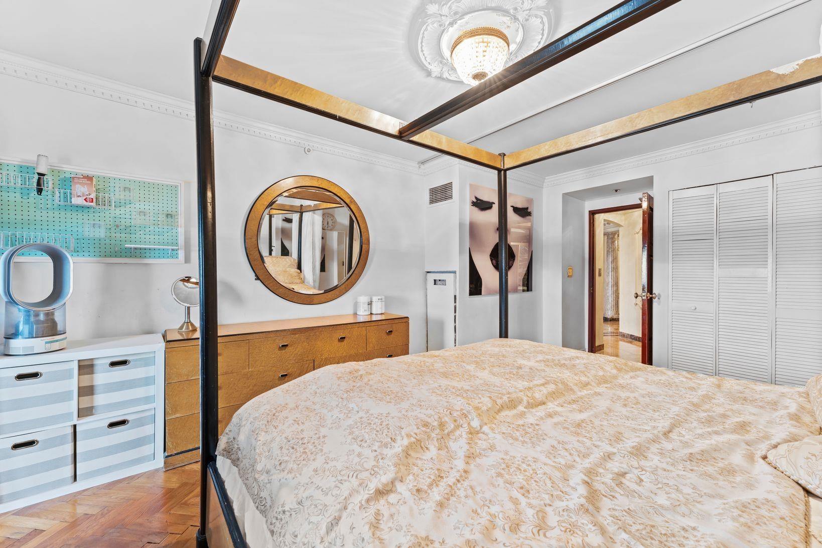 1512 PALISADE AVE Unit: 18J