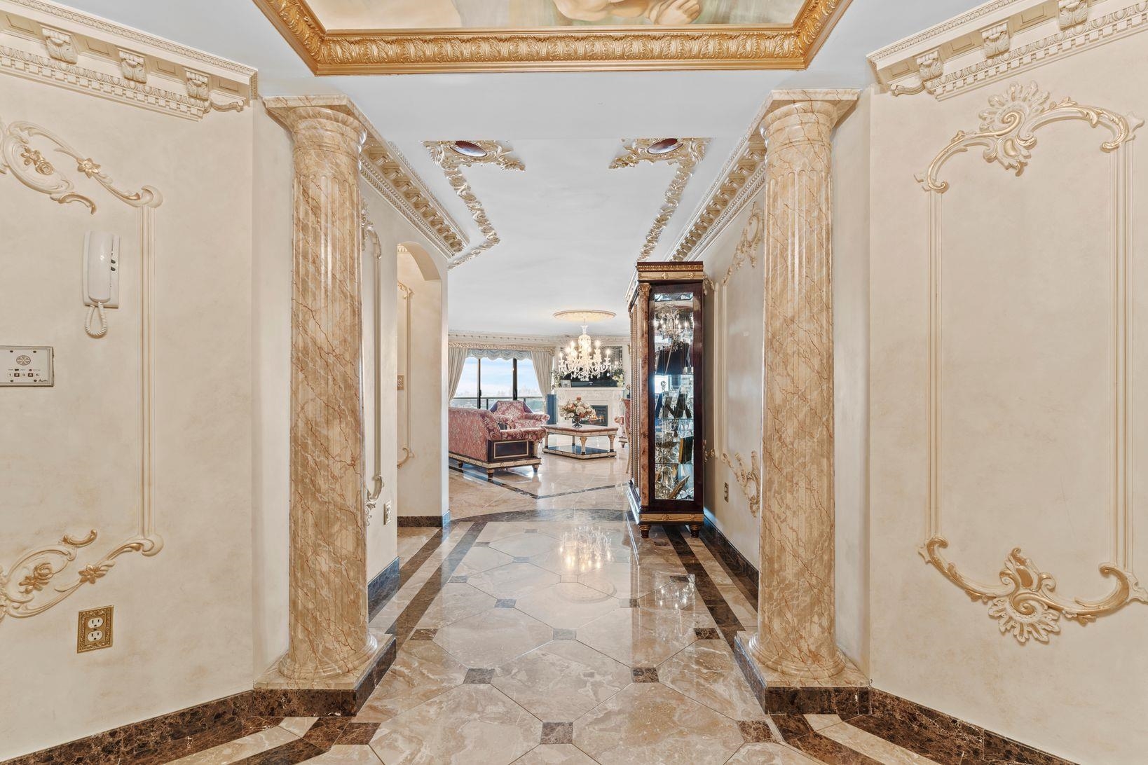 1512 PALISADE AVE Unit: 18J