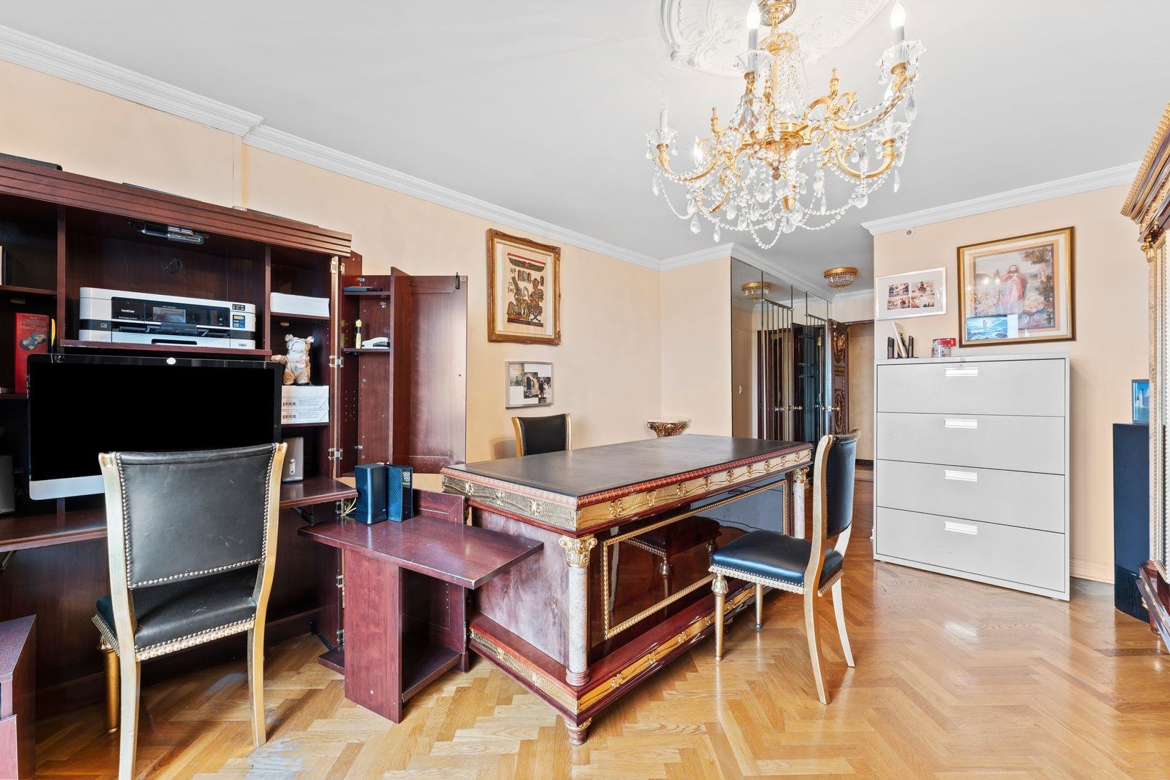 1512 PALISADE AVE Unit: 18J