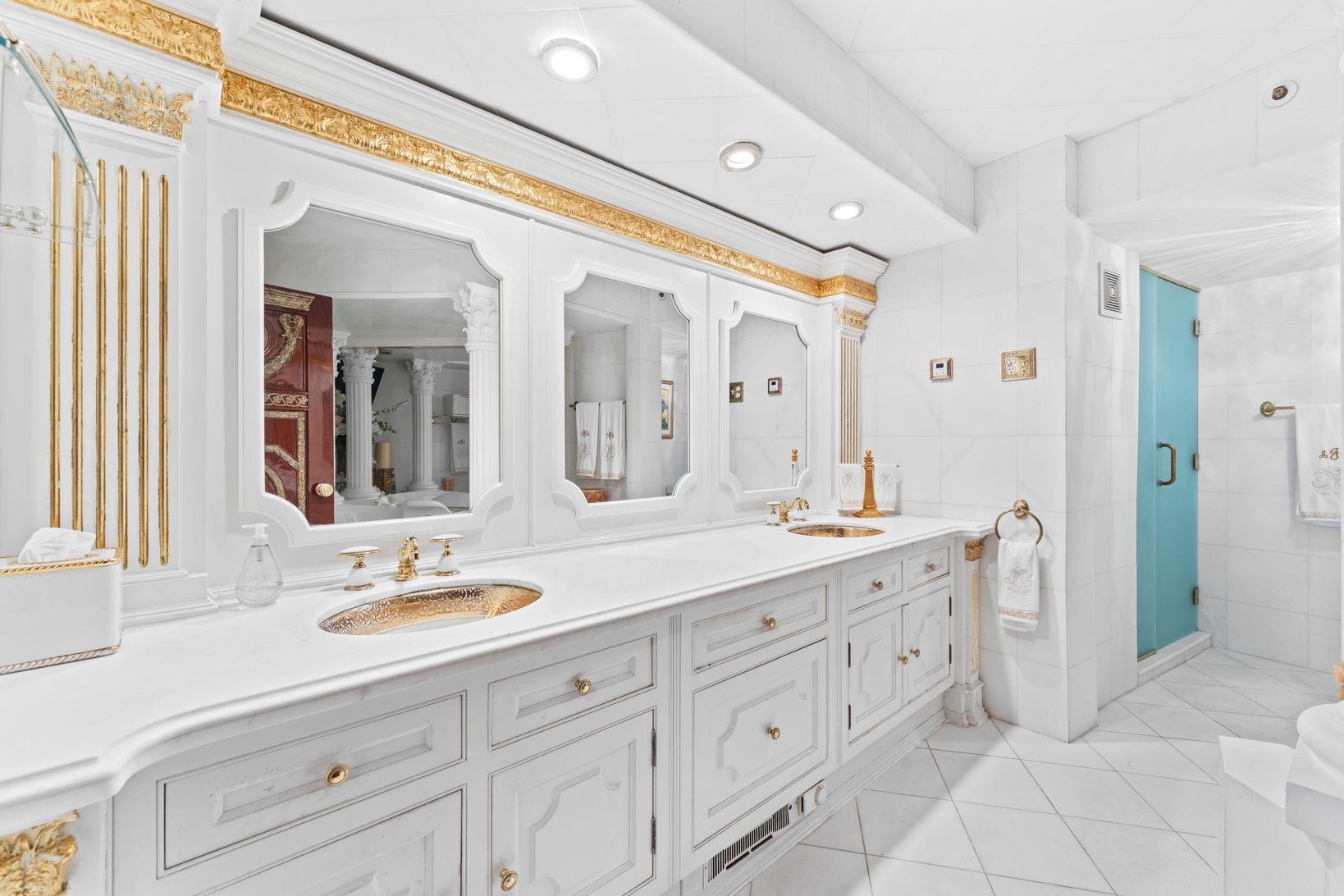 1512 PALISADE AVE Unit: 18J