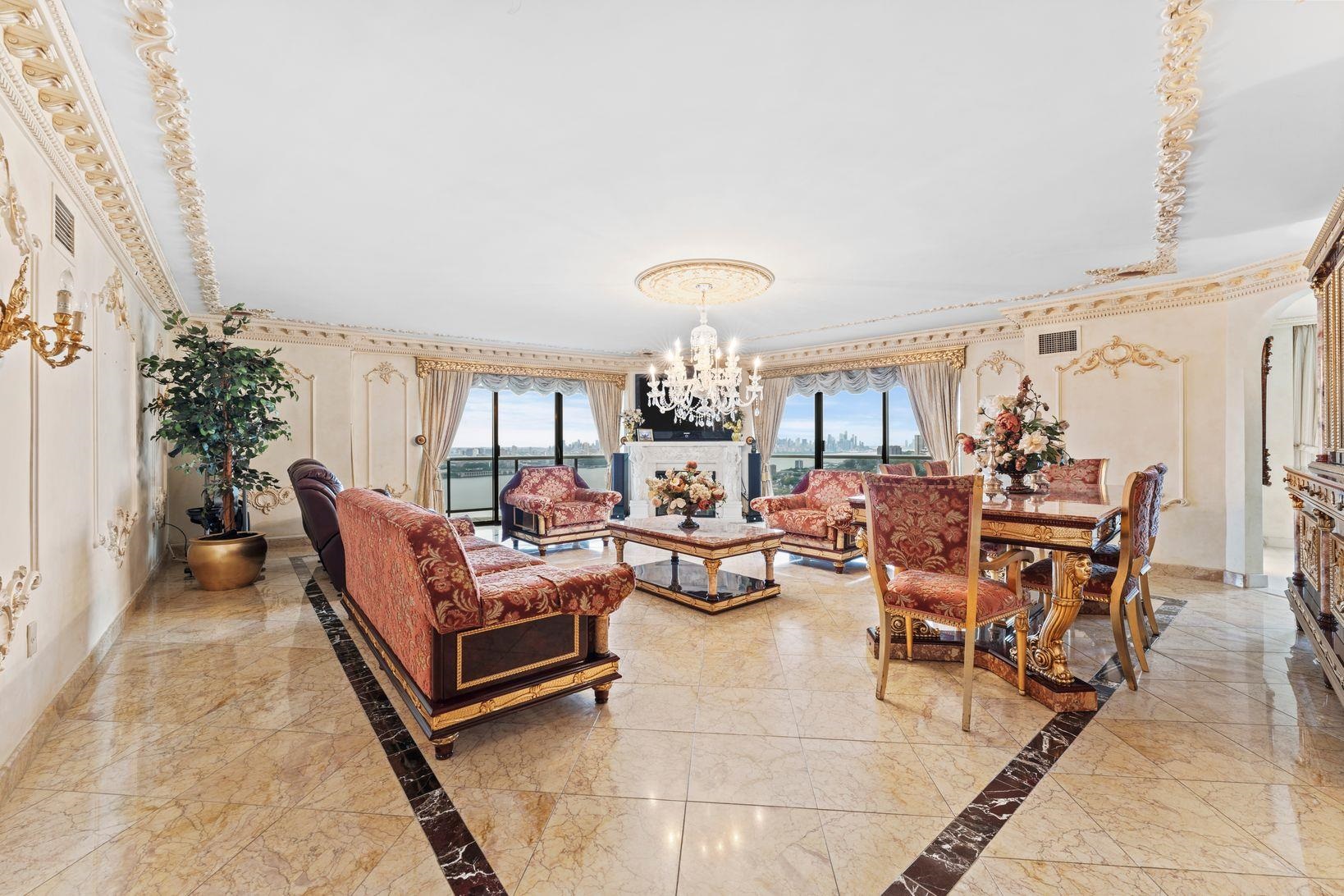 1512 PALISADE AVE Unit: 18J