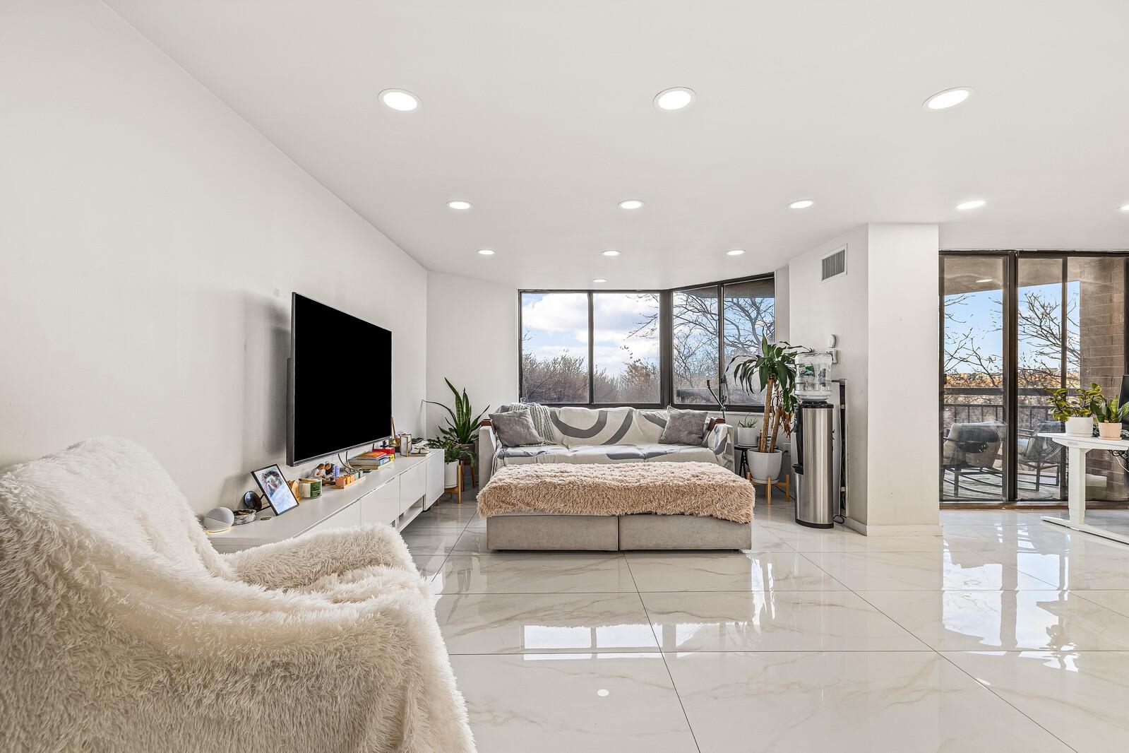 427 HARMON COVE TOWER Unit: 427