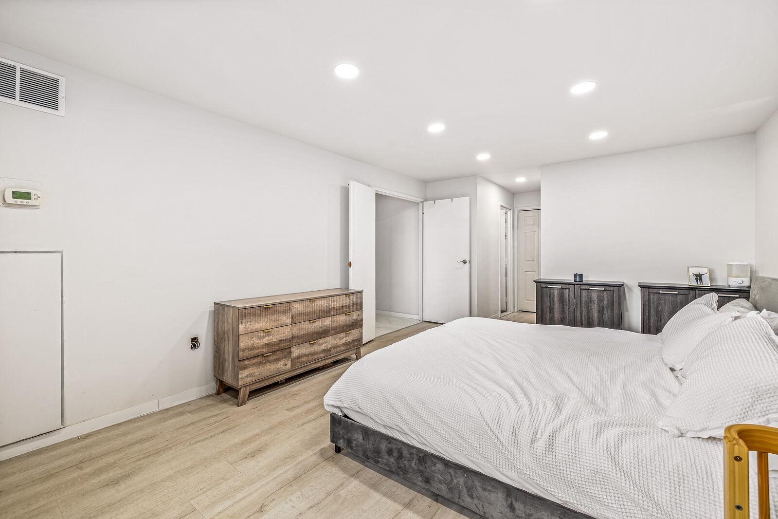 427 HARMON COVE TOWER Unit: 427