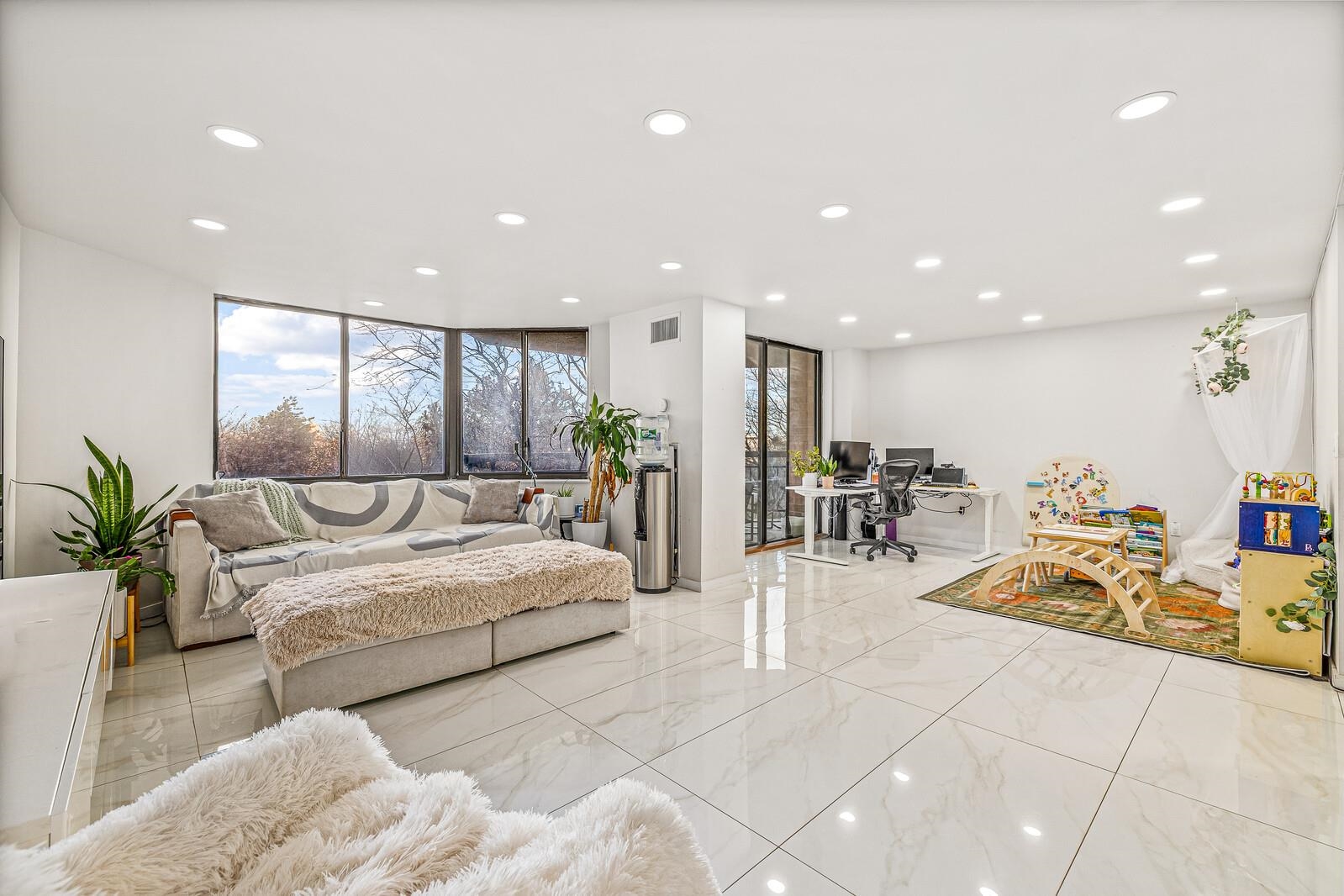 427 HARMON COVE TOWER Unit: 427