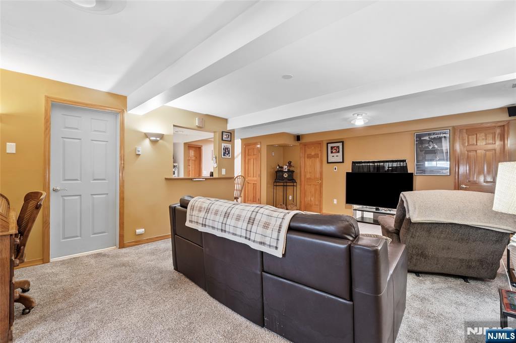 654 Chestnut Place