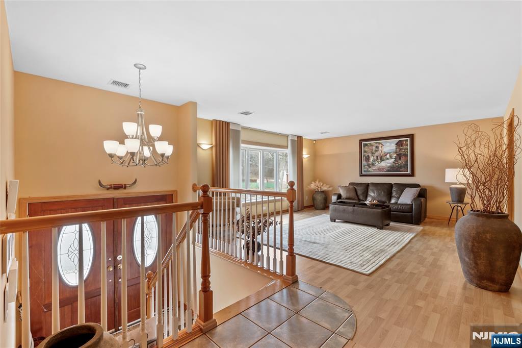 654 Chestnut Place