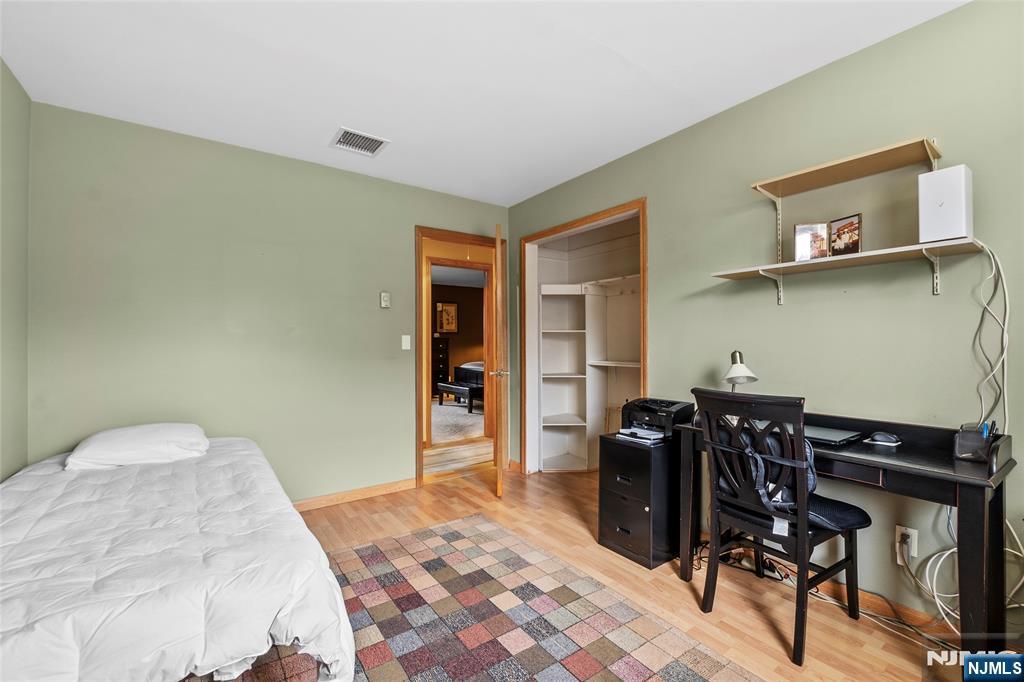 654 Chestnut Place