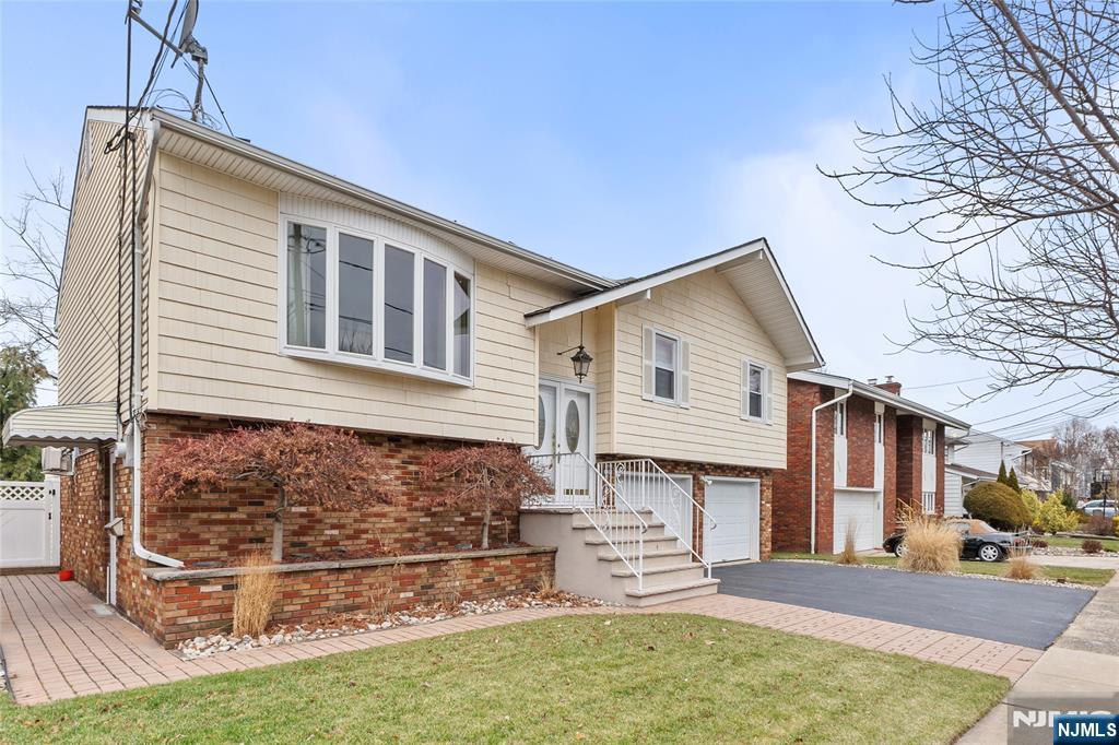 654 Chestnut Place