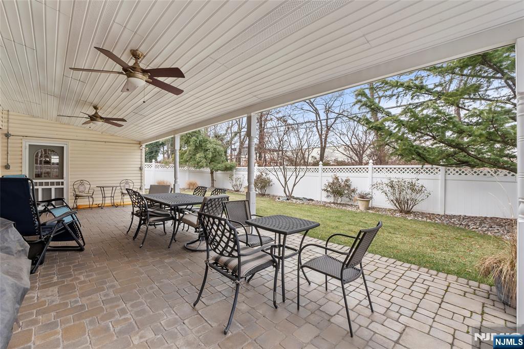 654 Chestnut Place