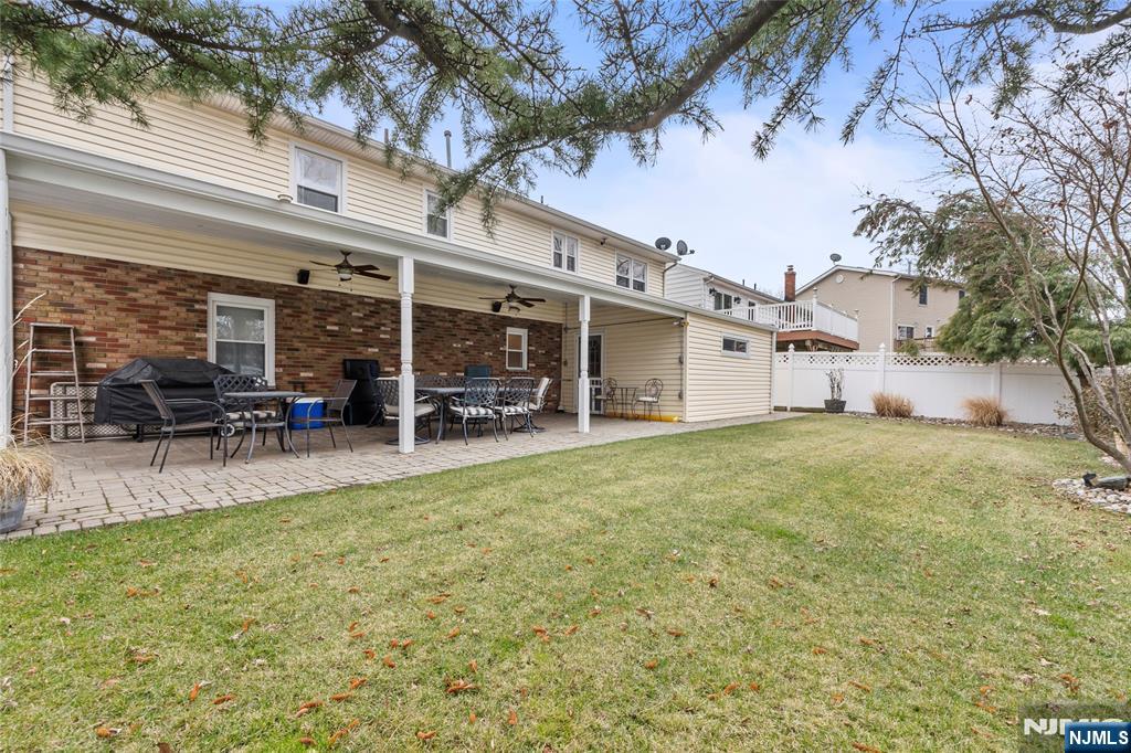 654 Chestnut Place
