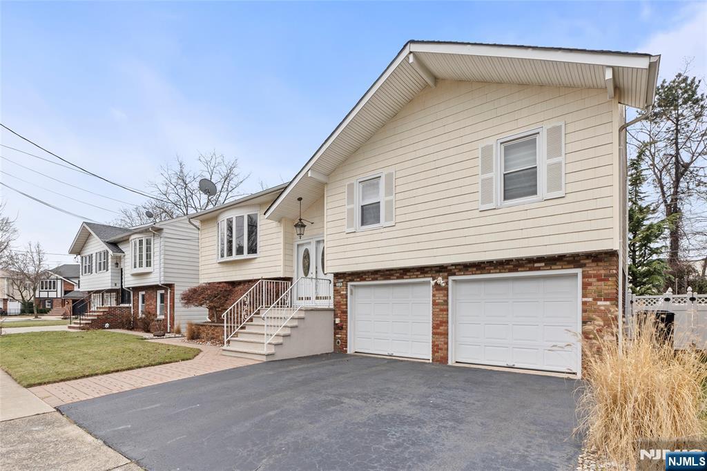654 Chestnut Place