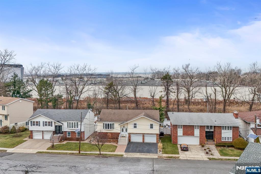 654 Chestnut Place