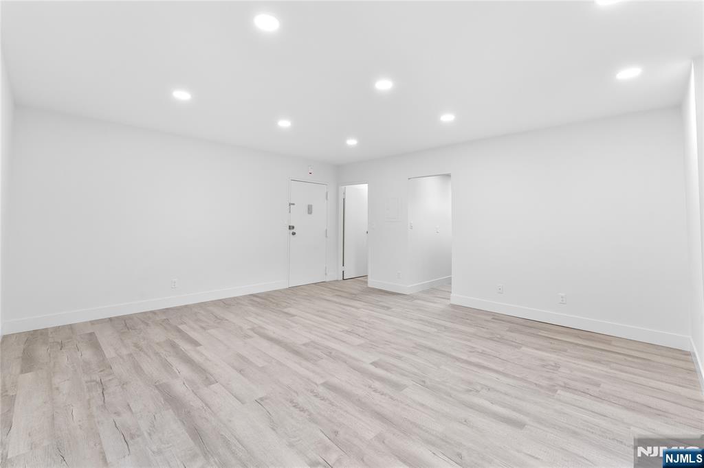 1111 River Road F25