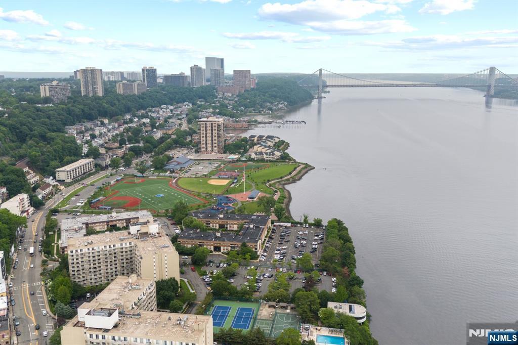 1111 River Road F25