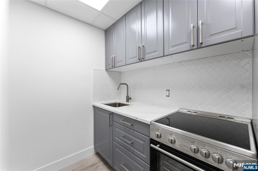 1111 River Road F25