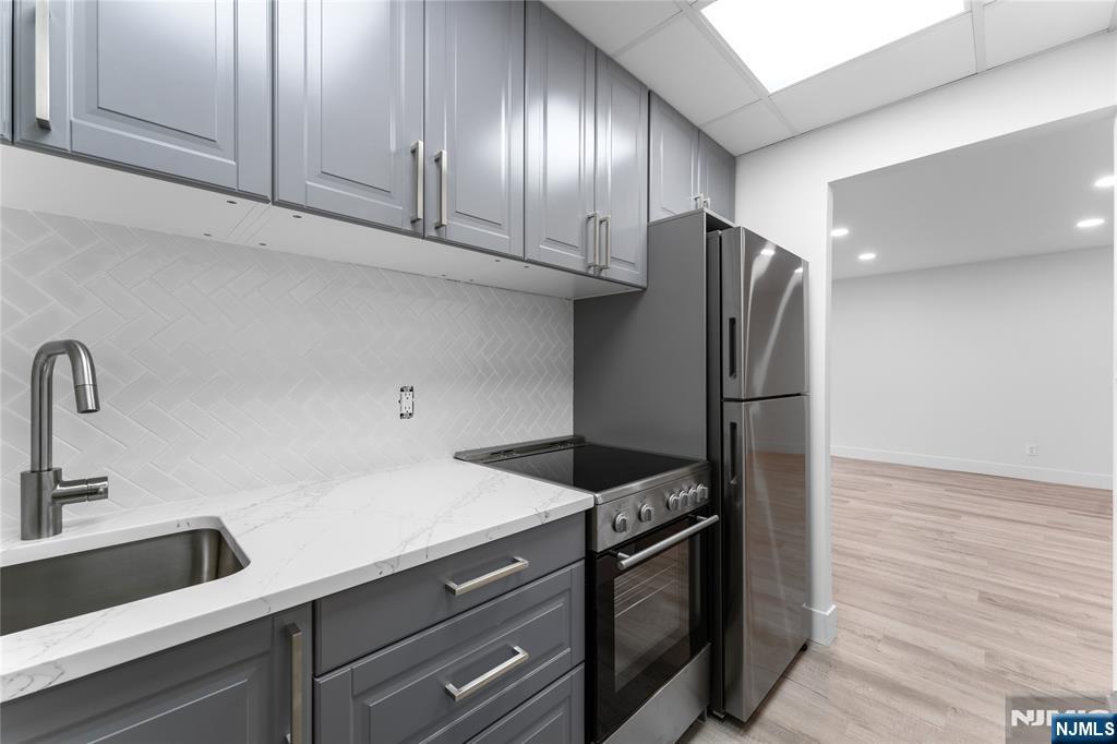 1111 River Road F25