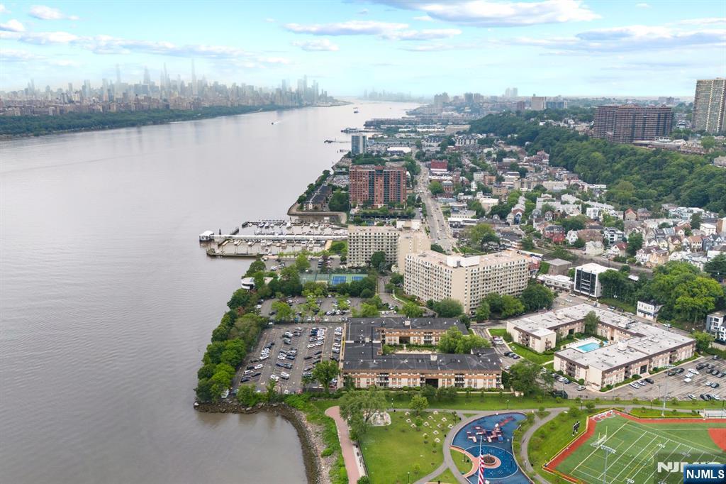 1111 River Road F25