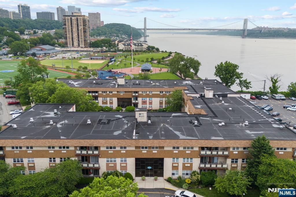 1111 River Road F25