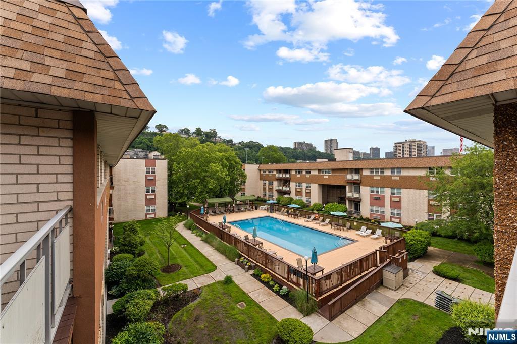 1111 River Road F25