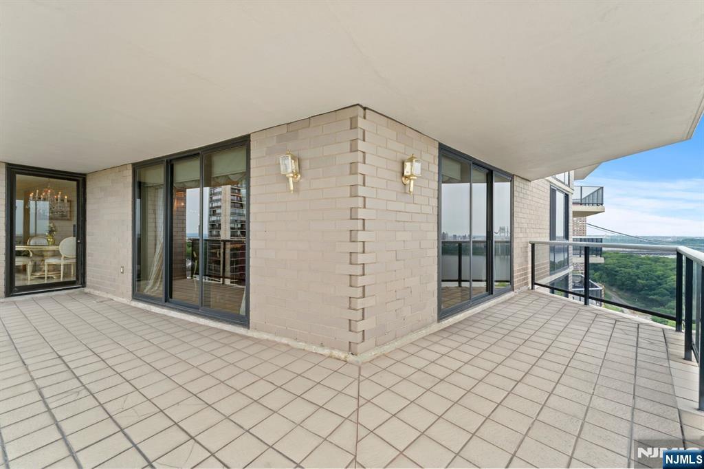 1512 Palisade Avenue 18J