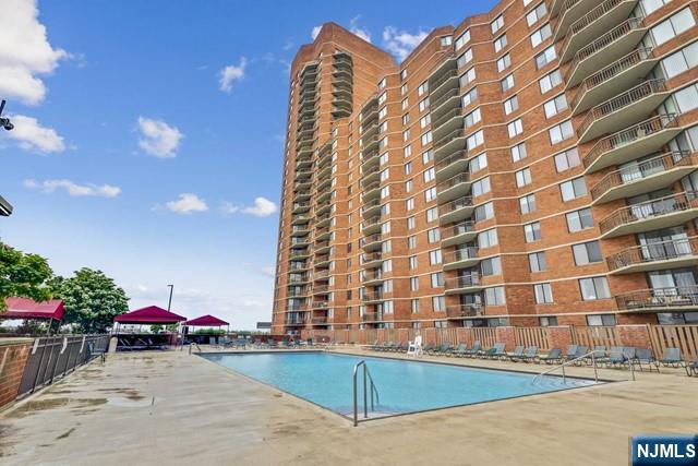 704 Harmon Cove Tower