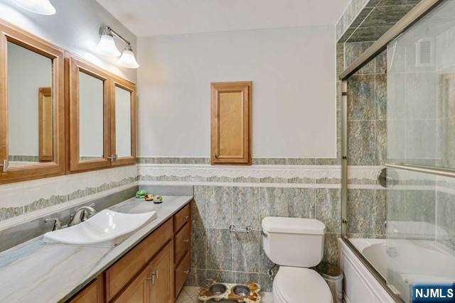 704 Harmon Cove Tower