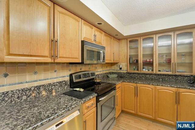 704 Harmon Cove Tower