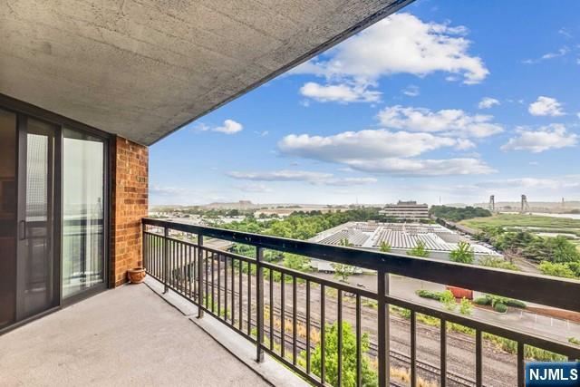 704 Harmon Cove Tower