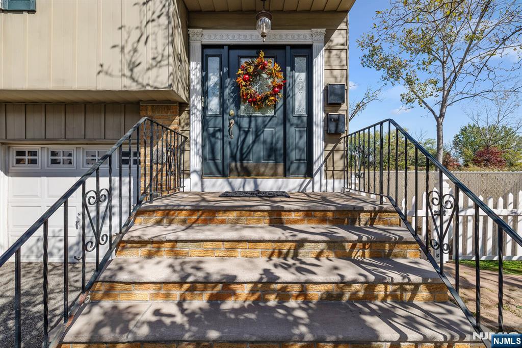 22 Acorn Road