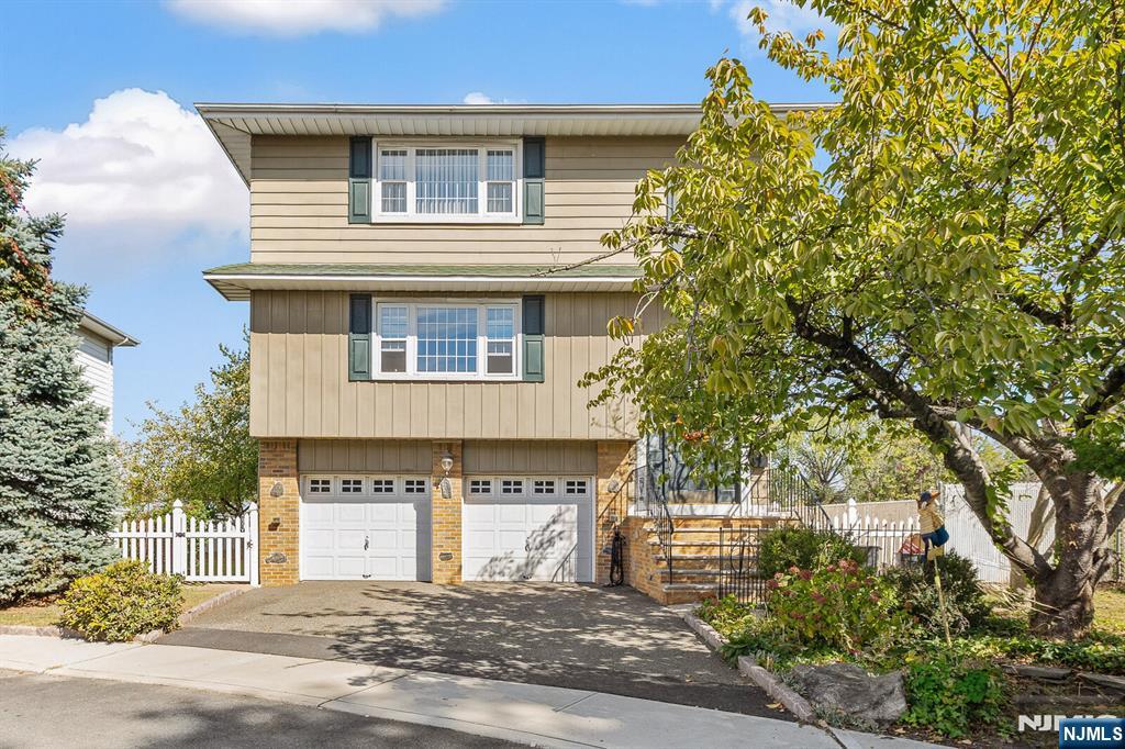 22 Acorn Road