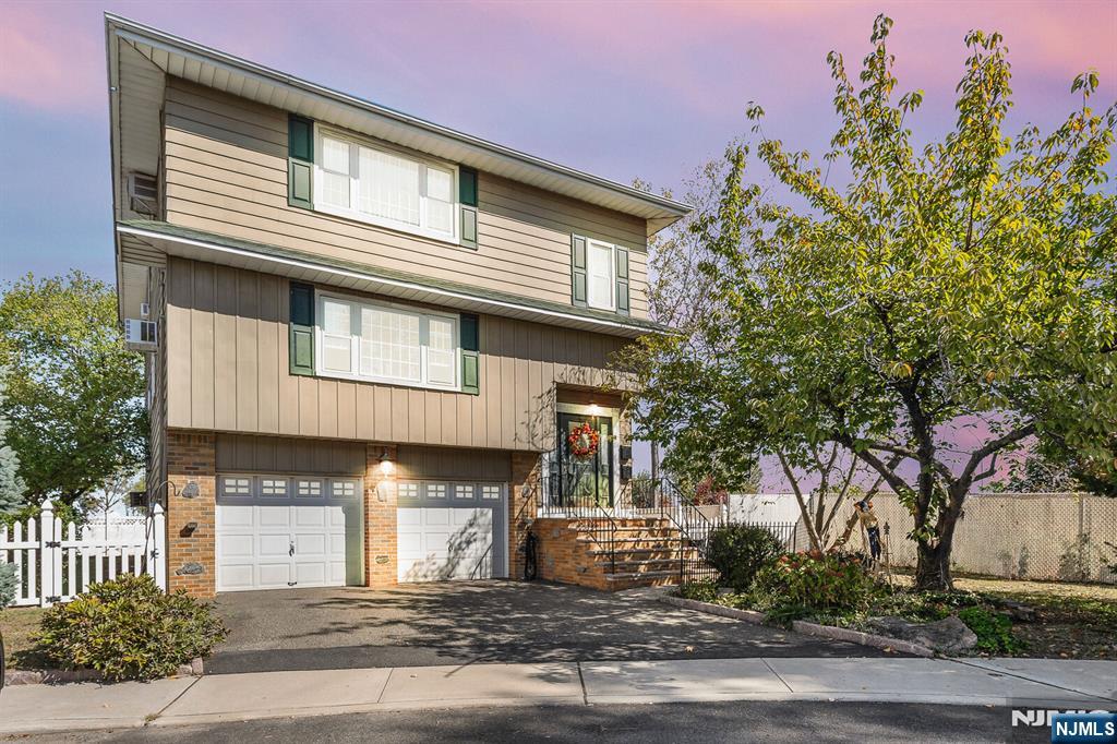 22 Acorn Road