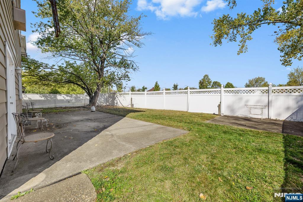 22 Acorn Road